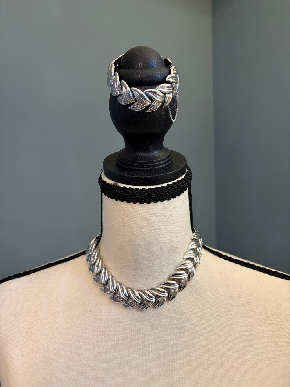 Vintage Trifari Silver-Tone Leaf Link Bracelet and  Necklace